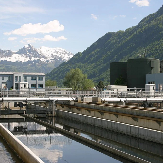 污水处理达标排放，改善水体质量